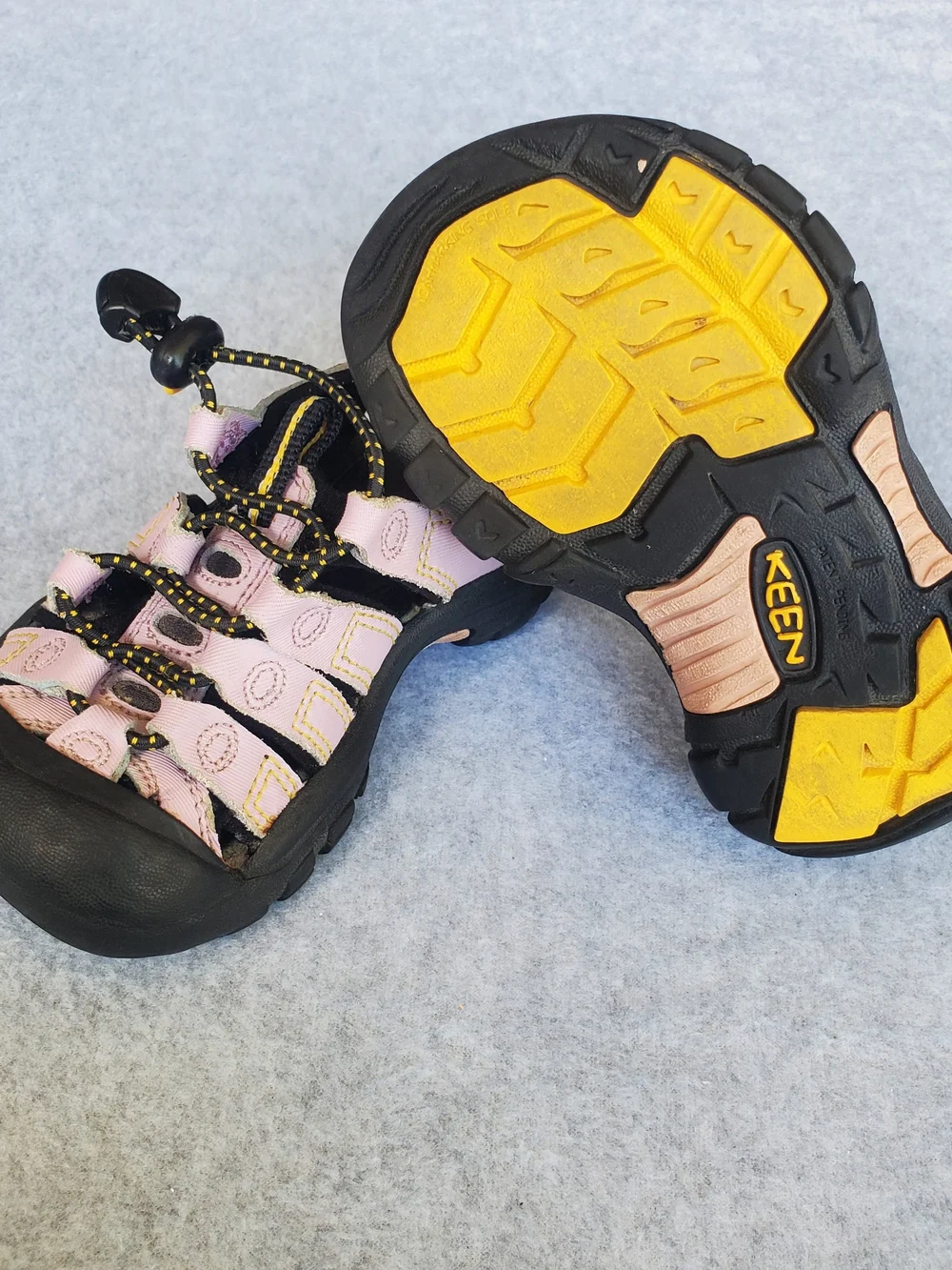 Keen Kids Pink and Black Closed‑Toe Outdoor Sandals